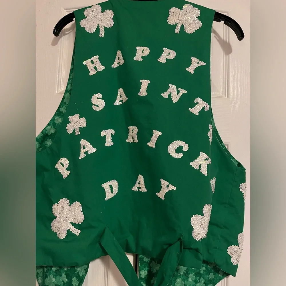 Women’s Medium. Had beaded vest. One of a kind. Reversible. One available. - Picture 2 of 3
